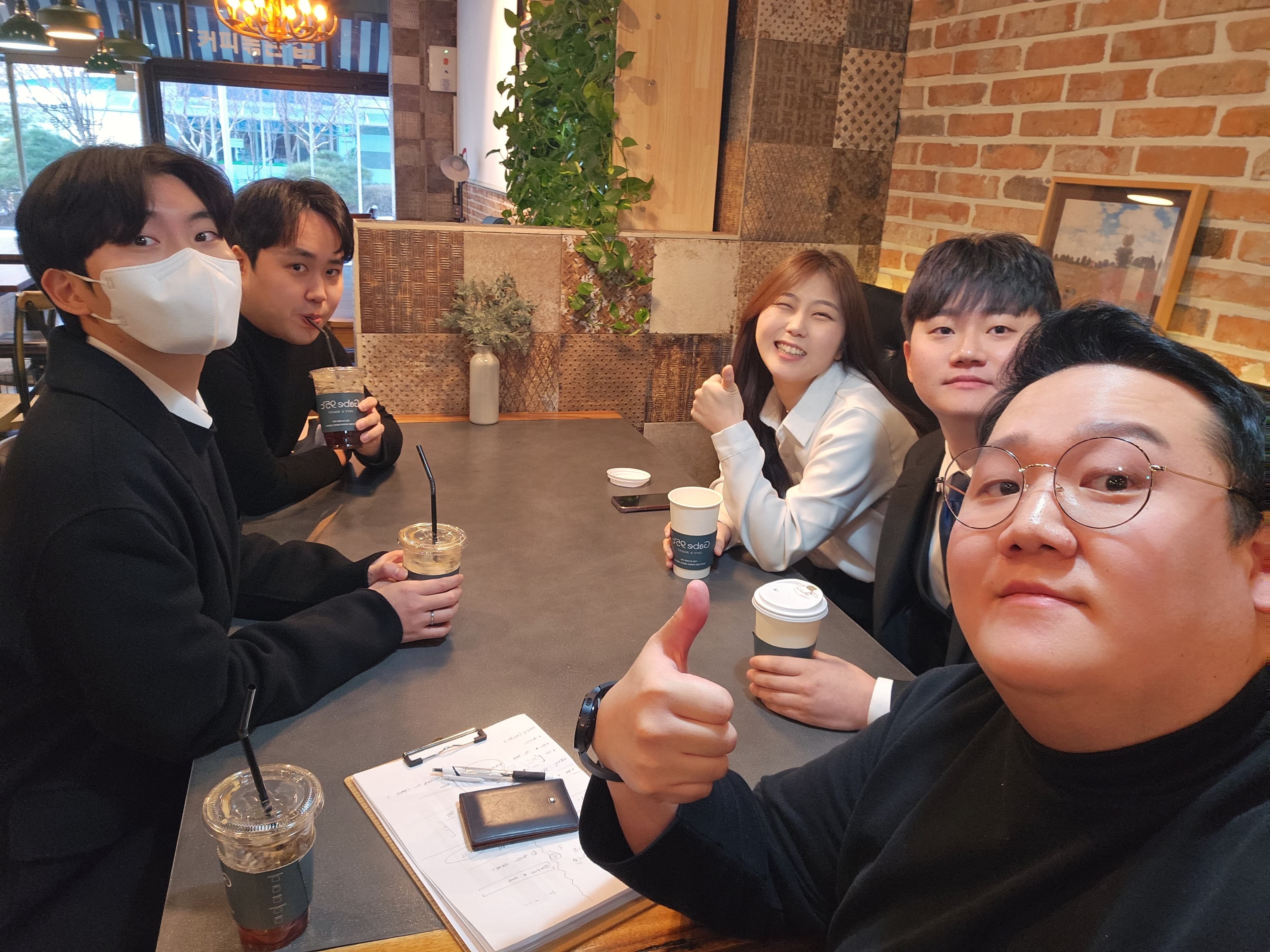 빅이음 팀 회식 단체사진